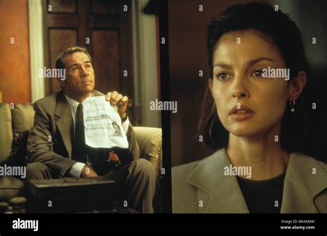 Double Jeopardy: นำแสดงโดย Ashley Judd และ Tommy Lee Jones ในภาพยนตร์ล้างแค้นรวดเร็ว!