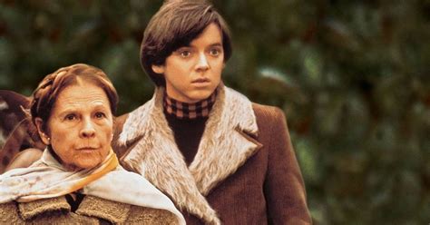 Harold and Maude: ใครเคยดูภาพยนตร์โรแมนติกดาร์กคอมเมดี้ที่ทำให้หัวใจของคุณเต้นอย่างรวดเร็ว?